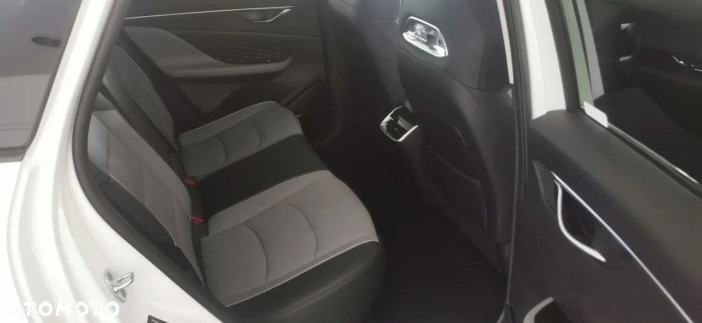 BAIC 5 Beijing 1.5T Business DCT - 7