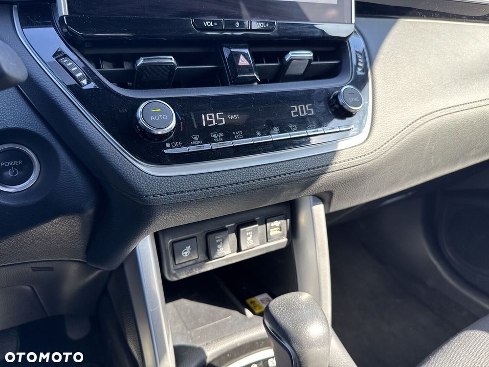 Toyota Corolla Cross - 25