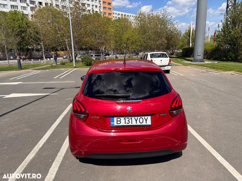 Peugeot 208 - 5