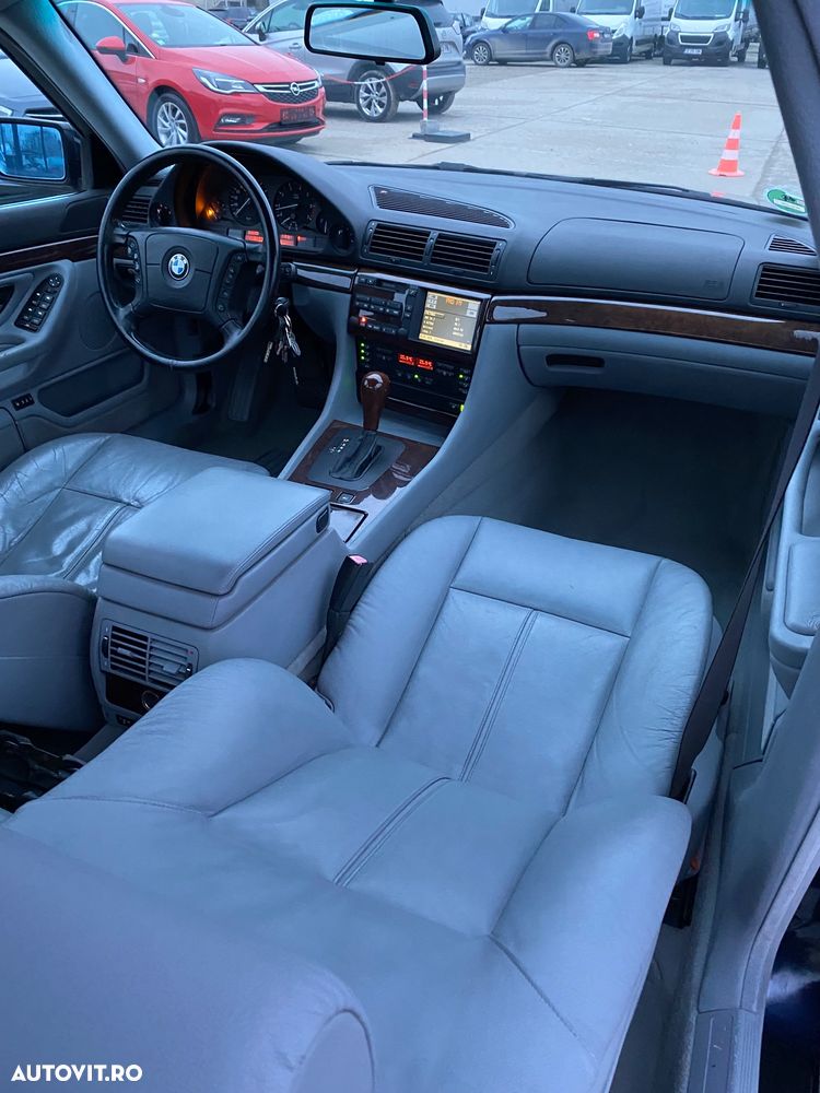 BMW Seria 7 740iA - 4