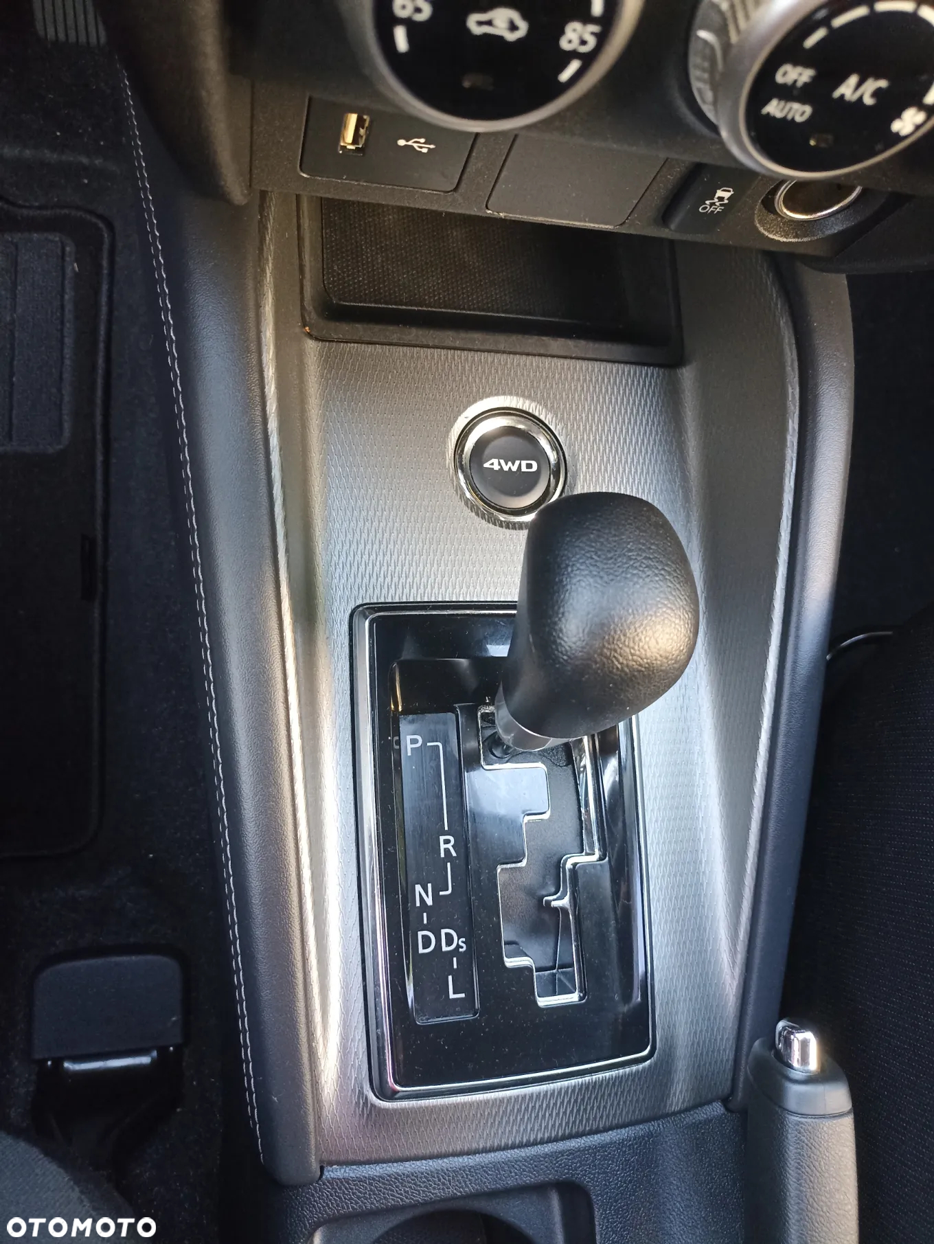 Mitsubishi ASX 2.0 4WD CVT Plus - 16