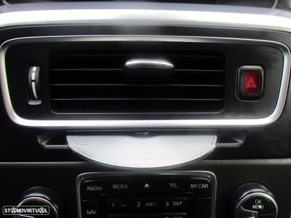 Volvo V60 DRIVe Momentum - 29