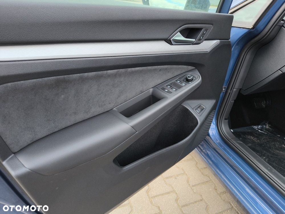 Volkswagen Golf Variant - 10