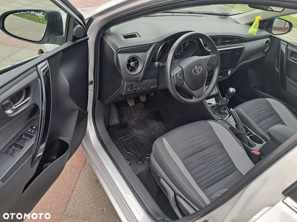 Toyota Auris - 7
