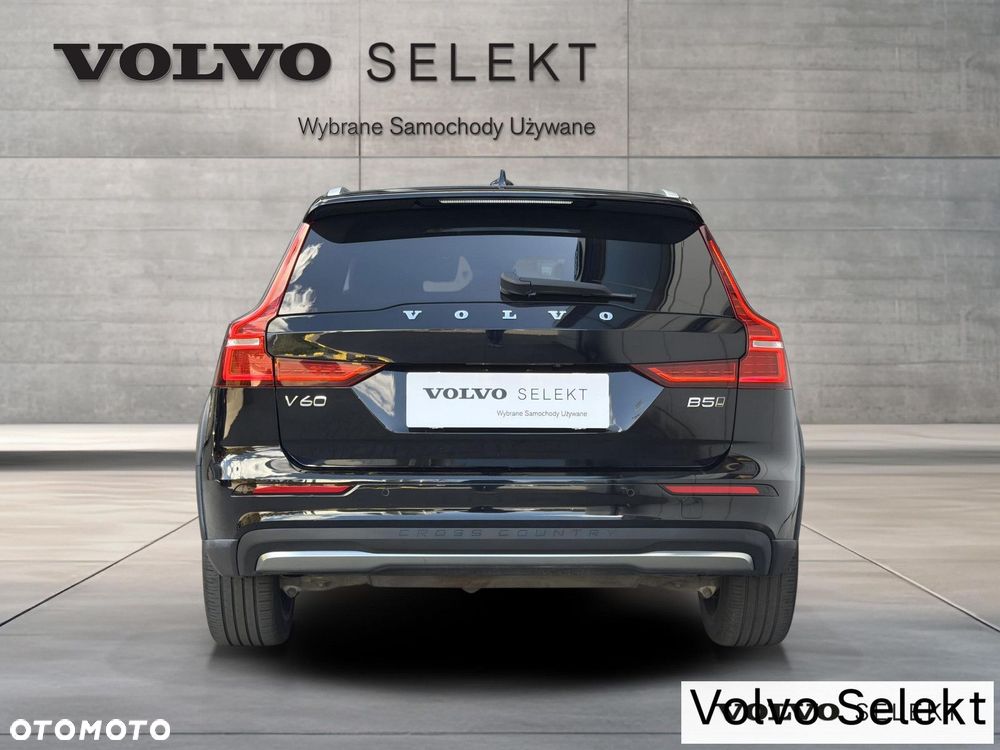 Volvo V60 Cross Country - 8