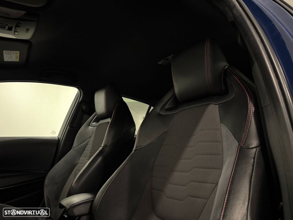 Toyota Corolla 1.8 Hybrid Exclusive - 26