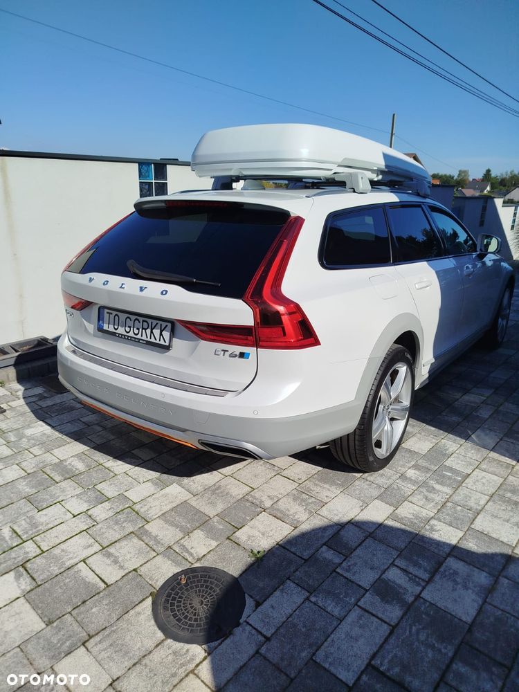 Volvo V90 Cross Country T5 AWD Ocean Race - 4
