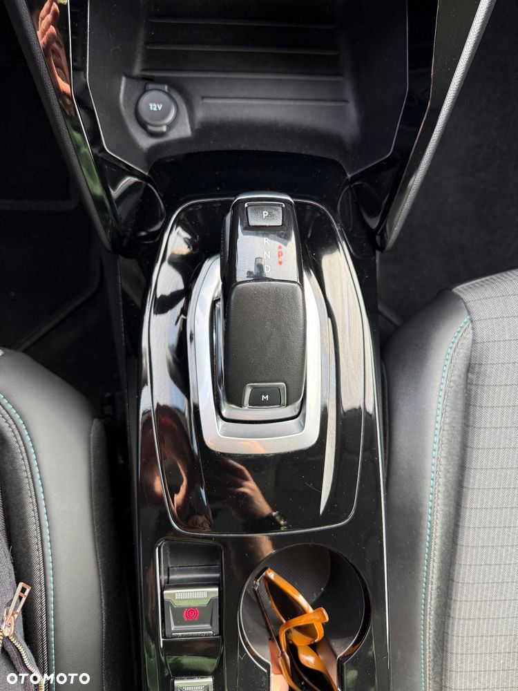 Peugeot 208 - 23