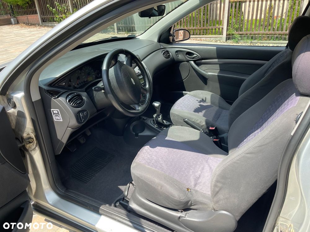 Ford Focus 1.6 Trend - 10