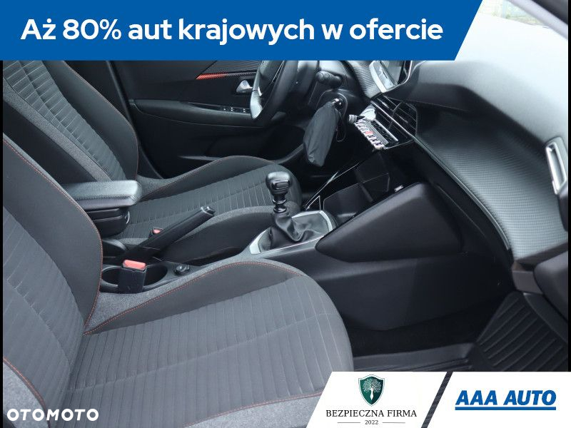 Peugeot 208 - 10