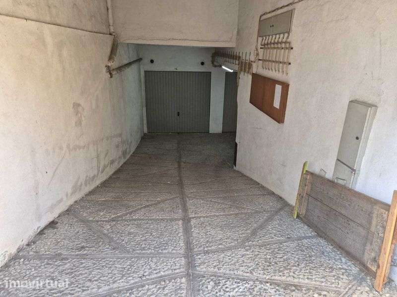 Arrenda-se Garagem Box 25m2 no centro do Feijó - Grande imagem: 3/7