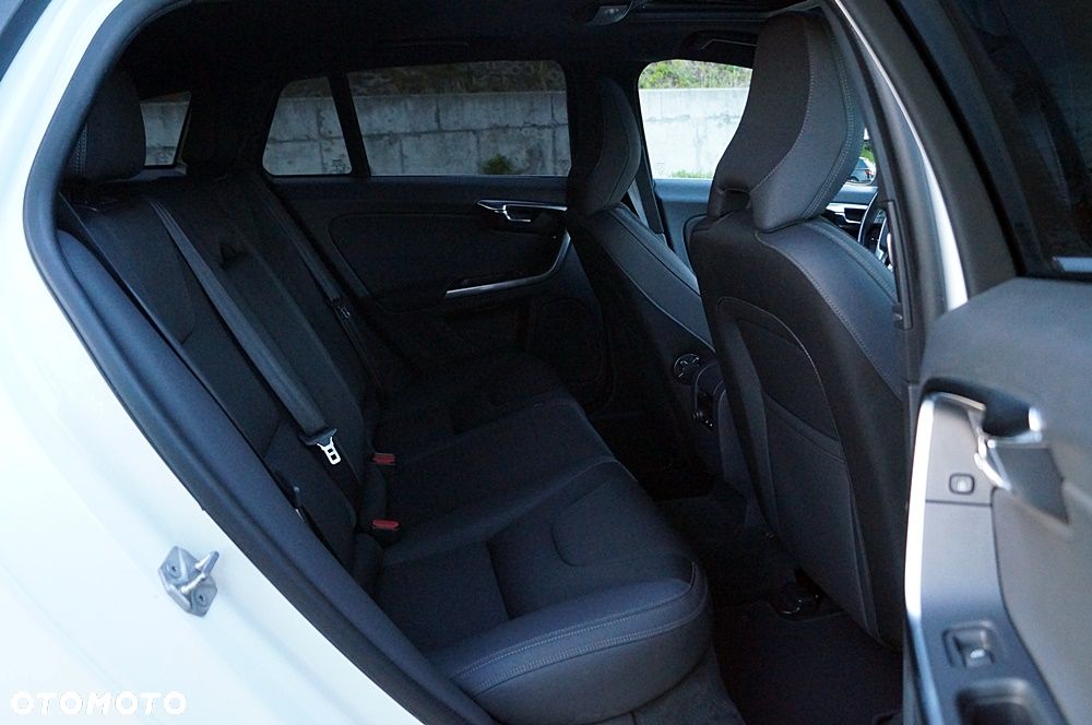 Volvo V60 D4 Edition Pro - 28