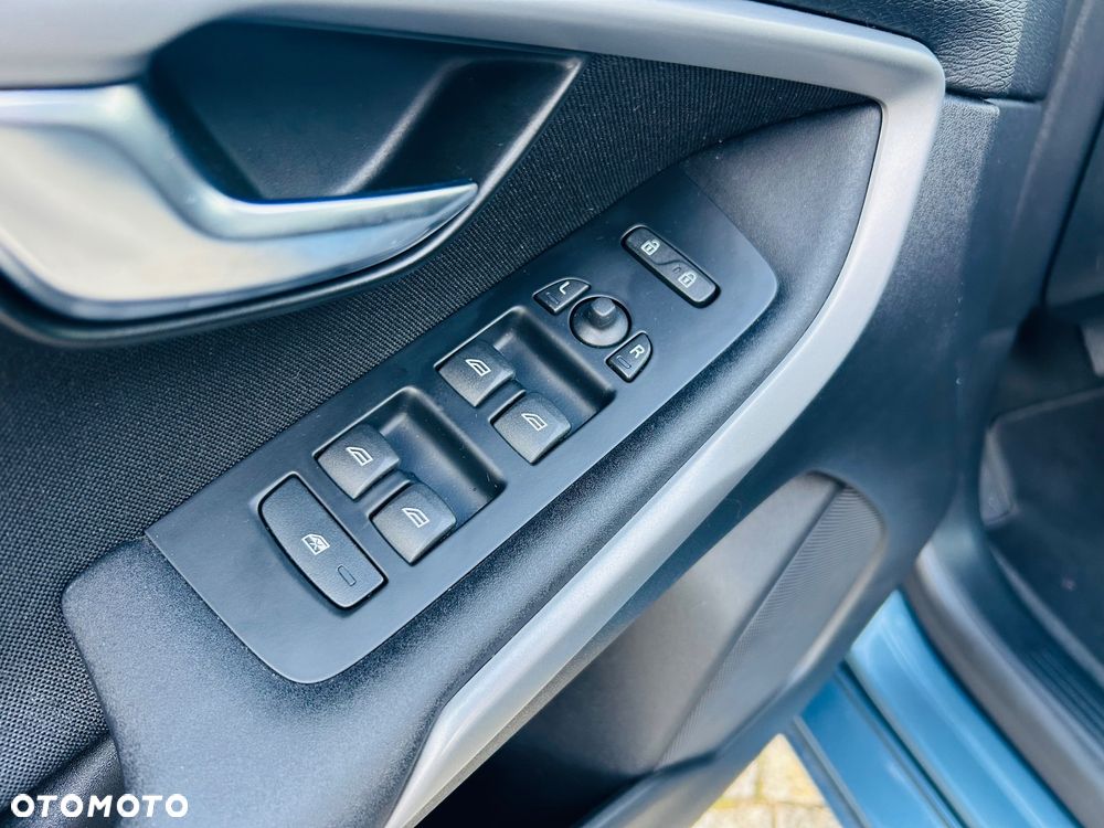 Volvo V40 D2 Kinetic - 24