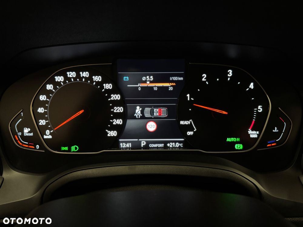 BMW Seria 3 318d mHEV - 39