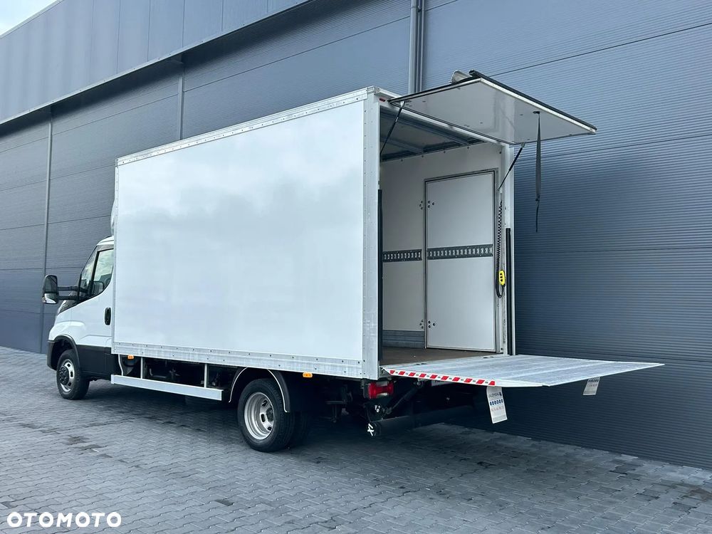 Iveco Daily 35C16 3.0 HPI Kontener 8 palet + winda 750kg + drzwi boczne **Niski przebieg**Na drążku**Wzmocniony**Climatronic**Sprowadzony**2022R** - 6