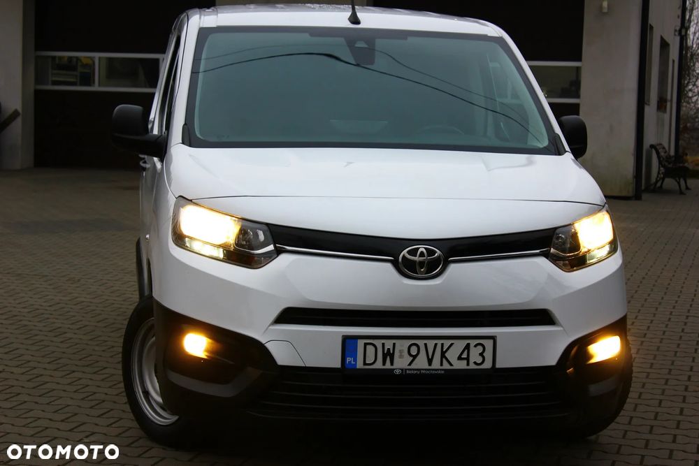 Toyota PROACE CITY BLASZAK 2 OSOBOWY 1.2 D-4T BENZYNA 110KM PEWNE AUTO FV23% - 3