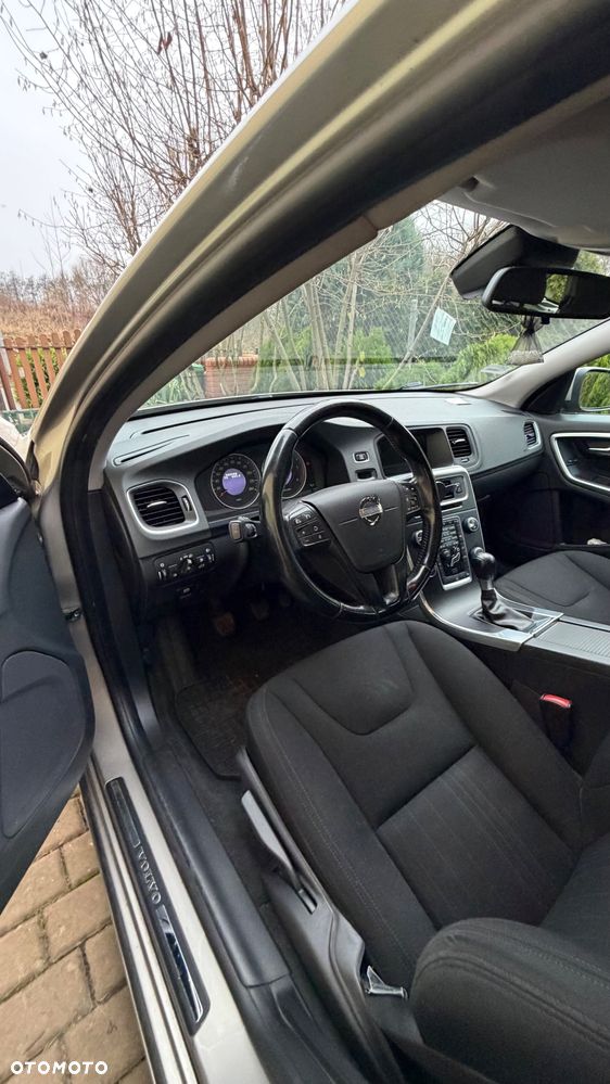 Volvo V60 DRIVe - 16