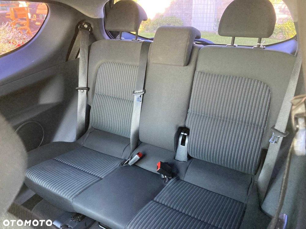 Mitsubishi Colt - 6