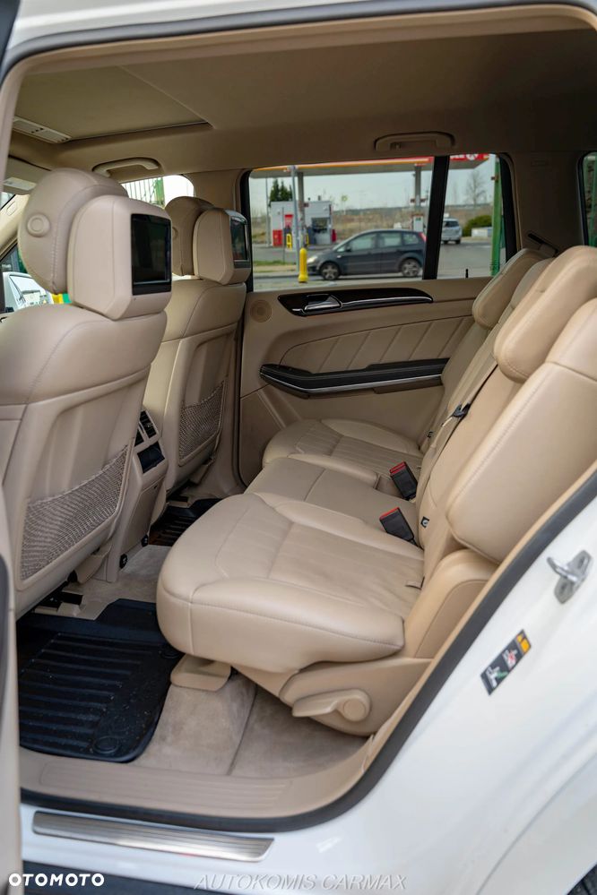 Mercedes-Benz GL - 23