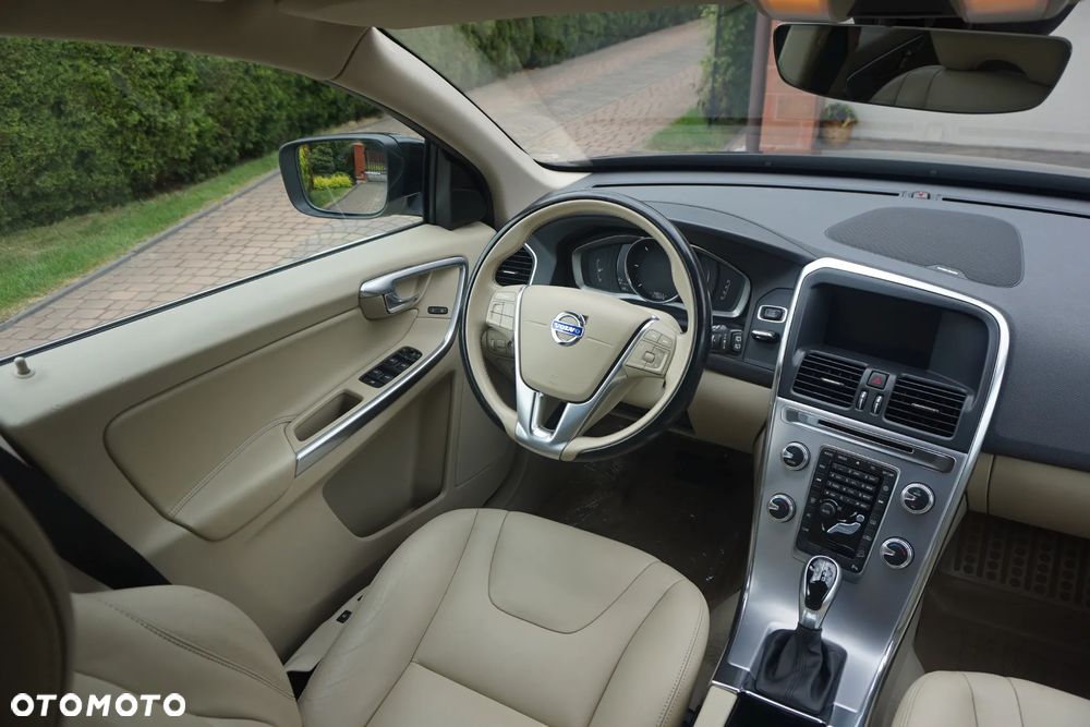 Volvo XC 60 D5 AWD Summum - 8