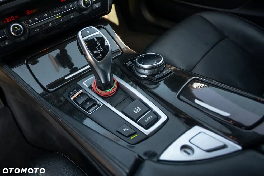 BMW Seria 5 530d Luxury Line - 25