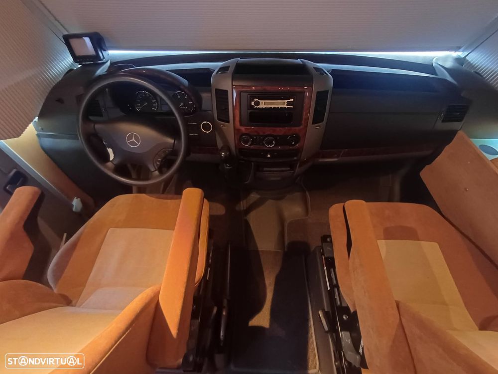 Mercedes-Benz Sprinter Pilote Explorateur 733FJ - 20