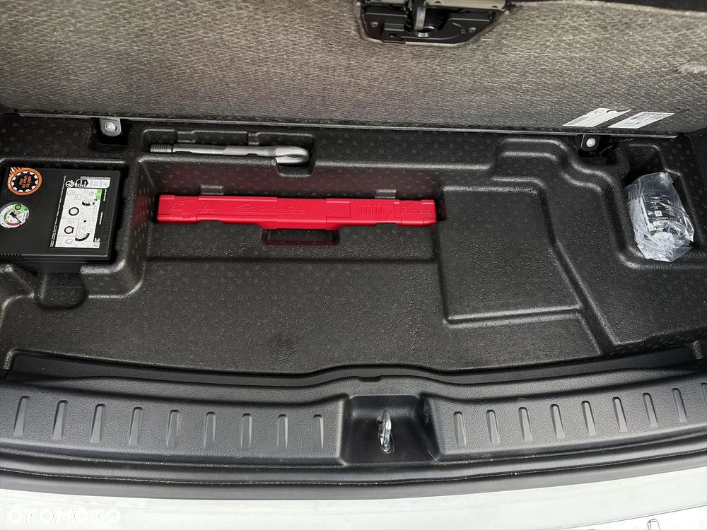 Mercedes-Benz EQA 300 66.5kWh 4-Matic AMG Line - 31