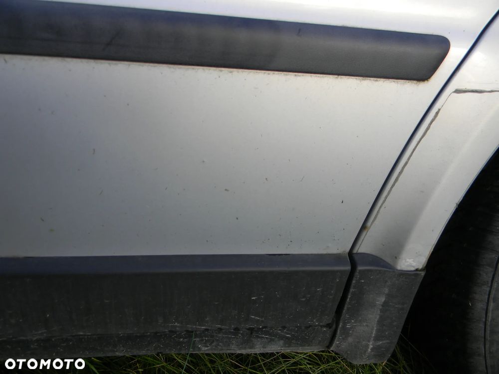 drzwi lewe prawe tył przód VW PASSAT B5 sedan LB7Z - 9