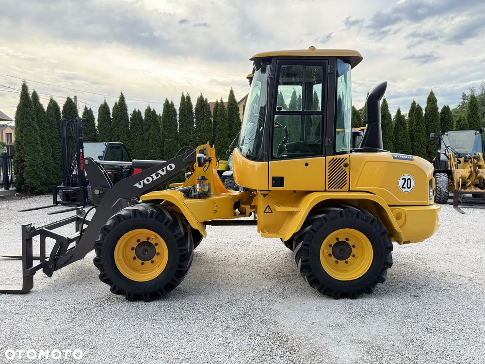 Volvo L30G / ORYGINAŁ / PIĘKNIE UTRZYMANA  / SILNA I SZYBKA / ZADBANA / SPROWADZONA Z NIEMIEC / 407 409 406 60 70 M 506 509 L30 L35 B G - 10