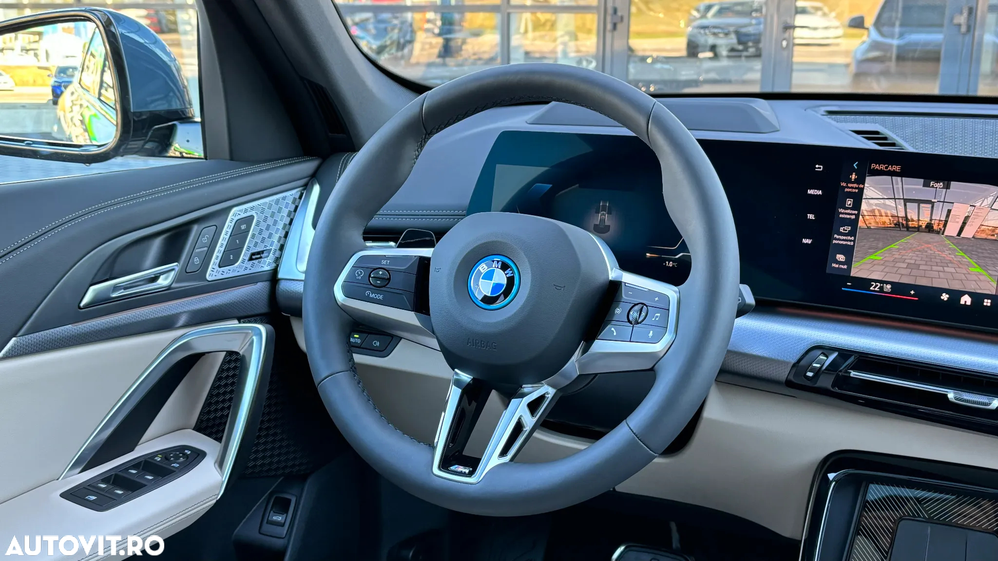 BMW iX1 - 11