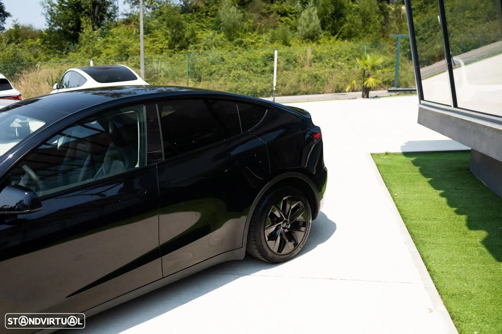 Tesla Model Y Long Range RWD - 11