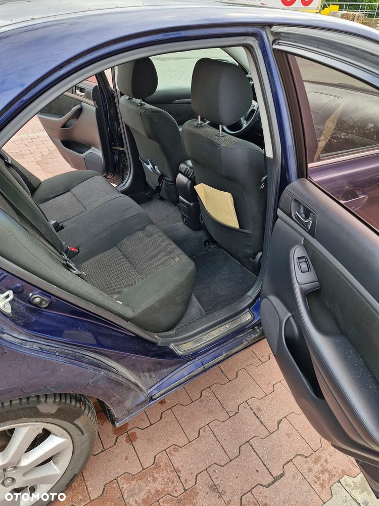 Toyota Avensis 2.0 D-4D - 7
