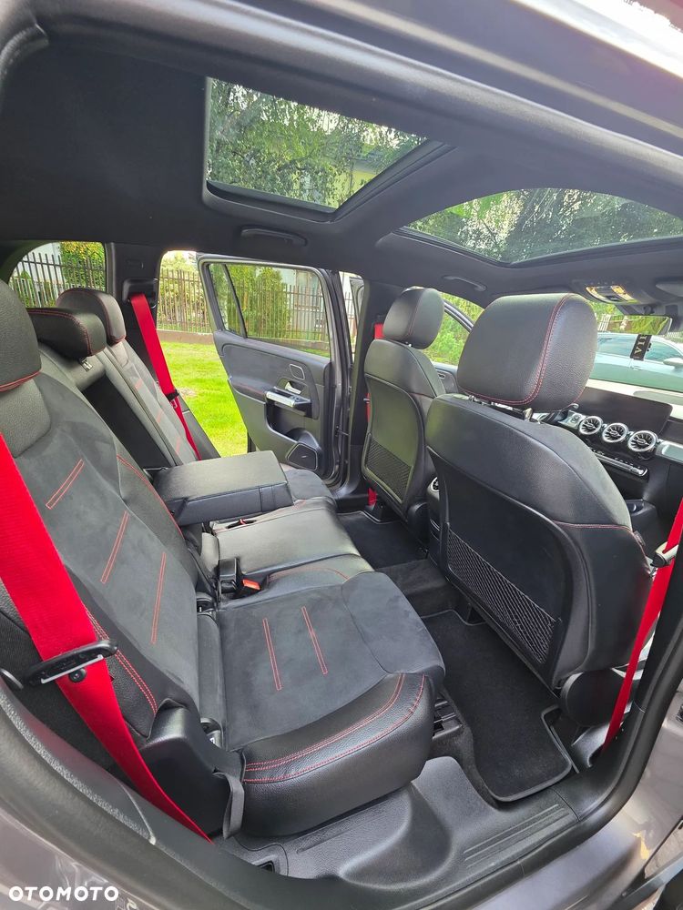 Mercedes-Benz GLB - 21