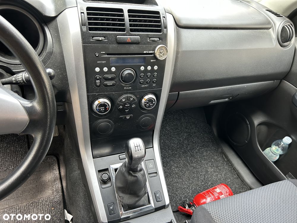 Suzuki Grand Vitara 1.6 - 7