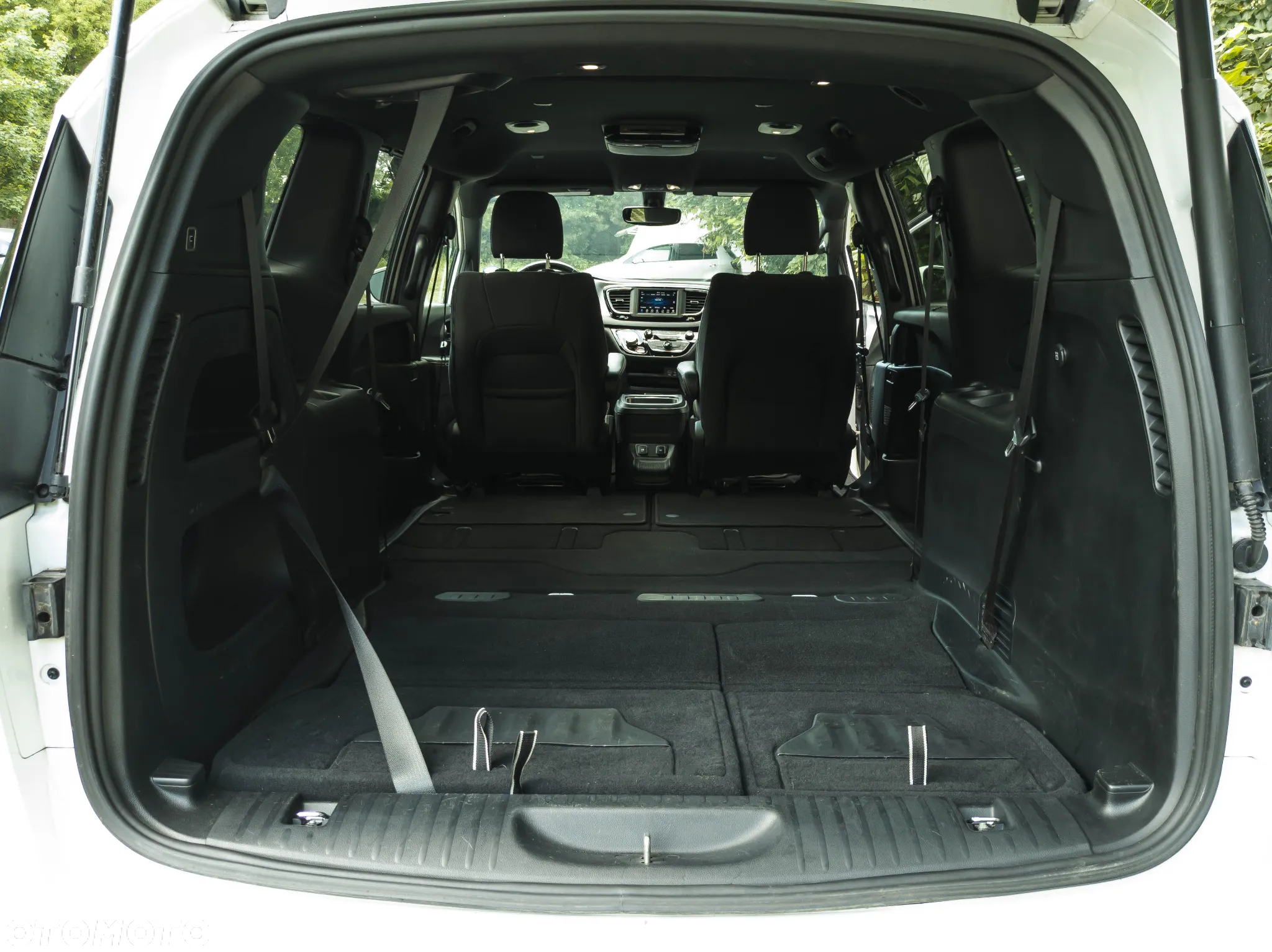 Chrysler Pacifica - 37