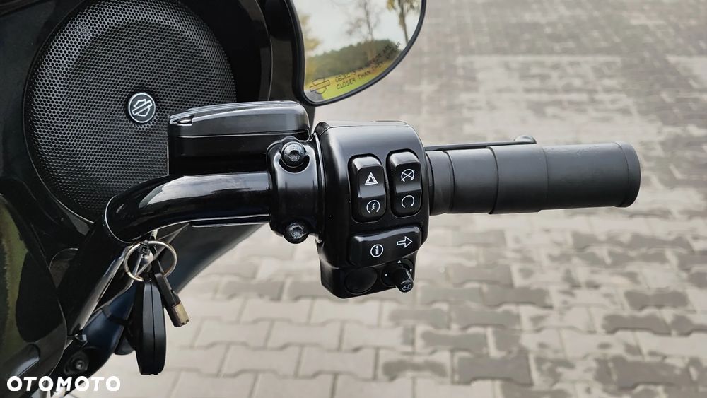 Harley-Davidson Touring Street Glide - 28