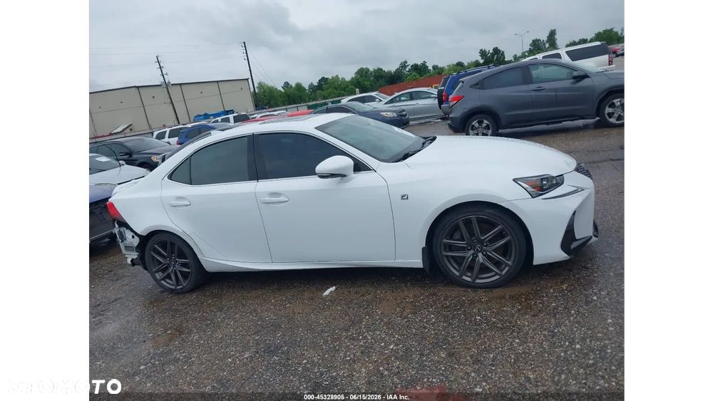 Lexus IS 200t - 6
