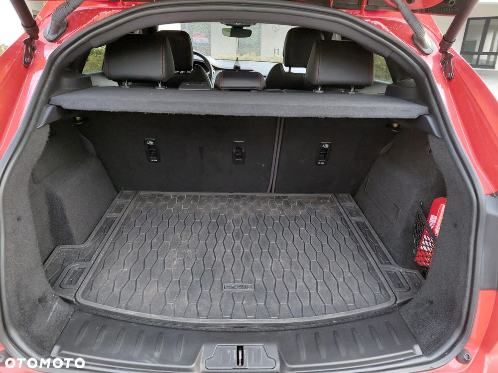 Jaguar E-Pace 2.0 i4P AWD R-Dynamic Chequered Flag - 18
