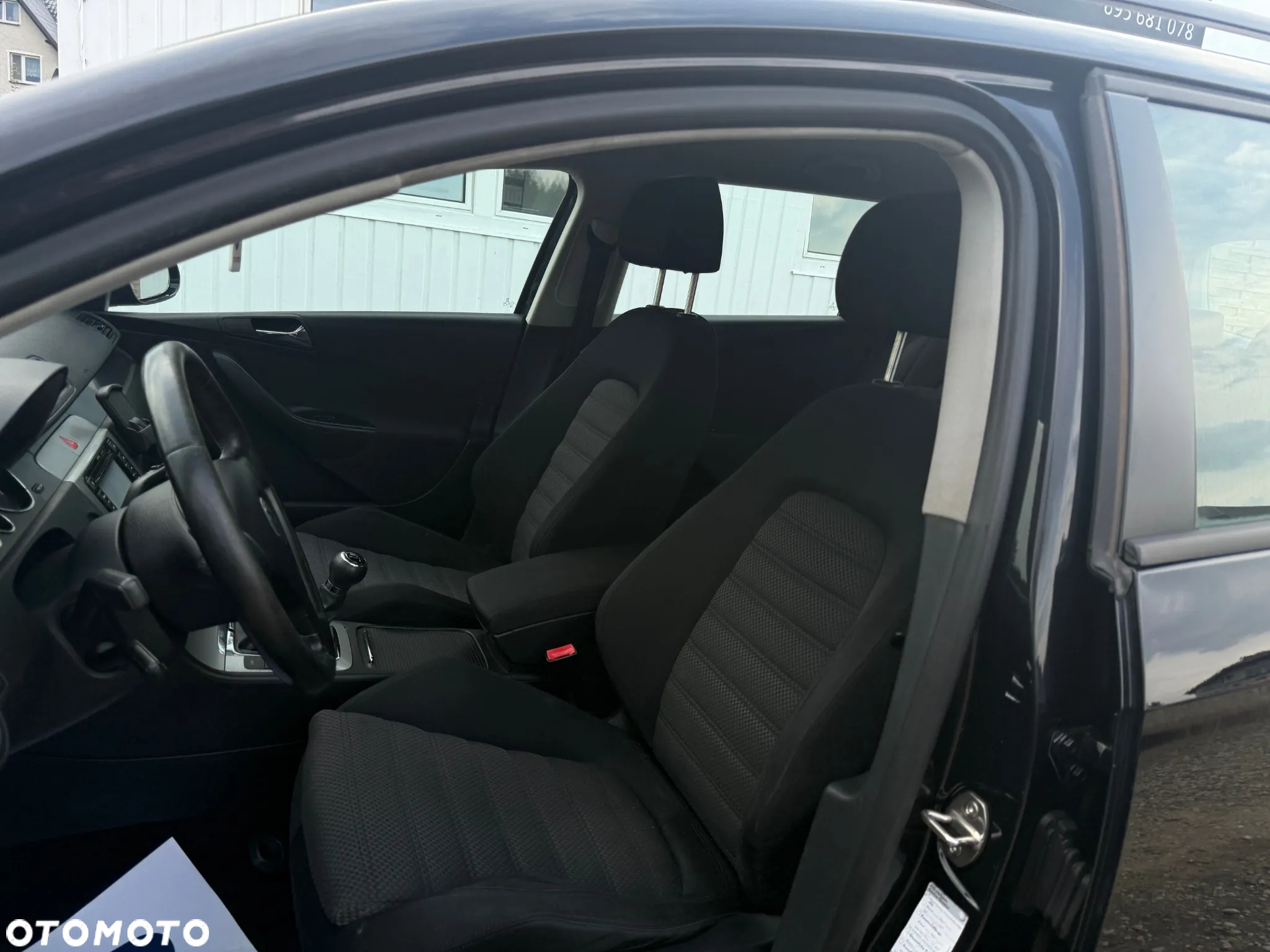Volkswagen Passat 2.0 TDI DPF Sportline - 14