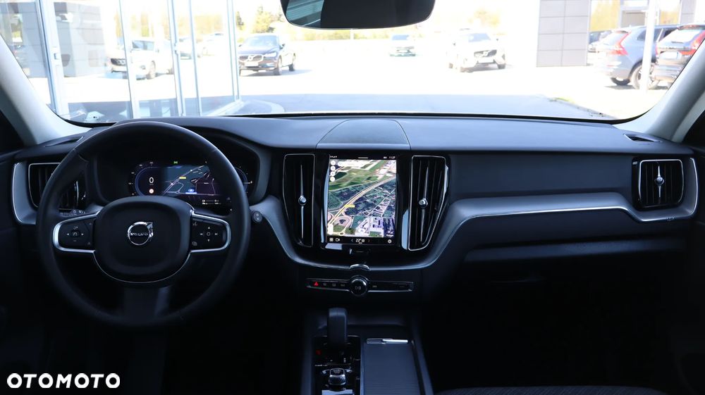 Volvo XC 60 T6 Plug-In Hybrid AWD Core - 11