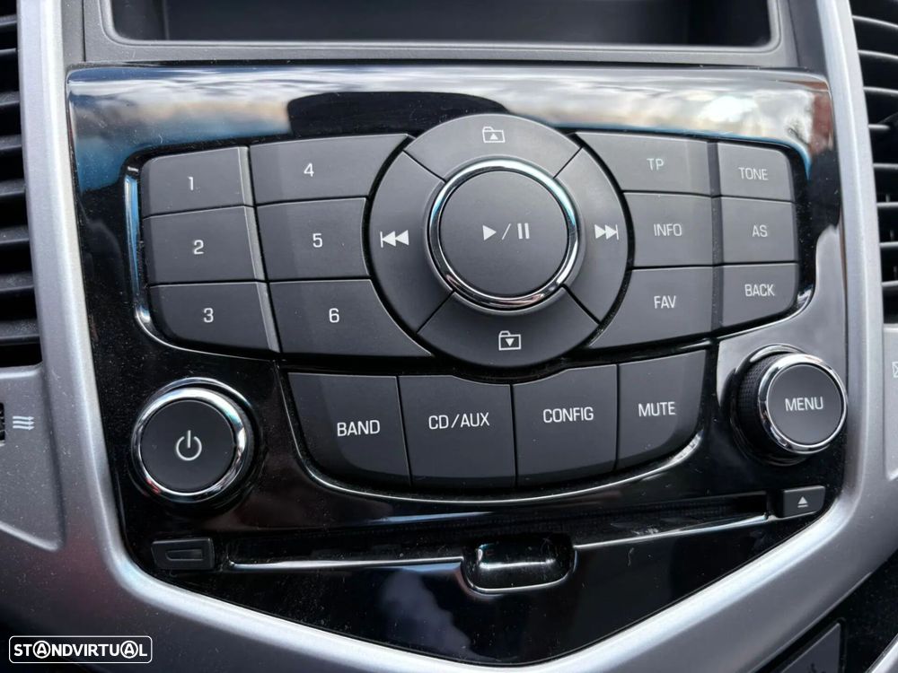 Chevrolet Cruze 1.6 LS - 44