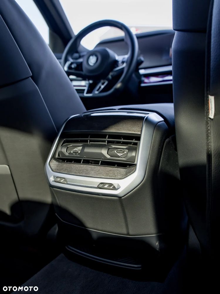BMW Seria 7 - 32