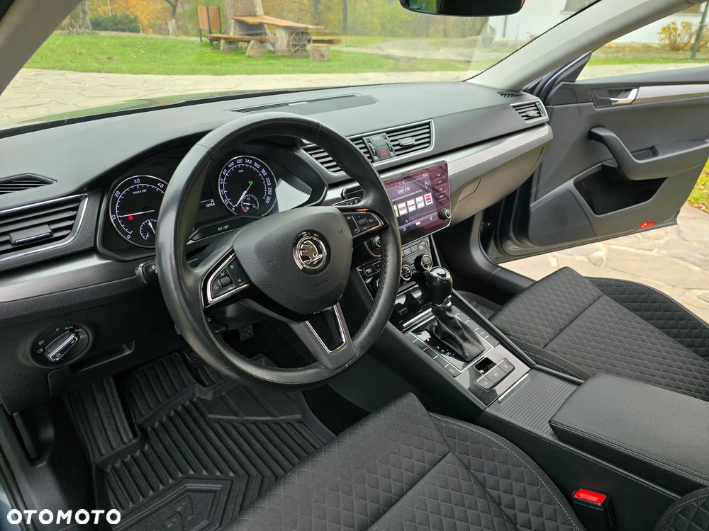 Skoda Superb 2.0 TDI DSG Active - 31