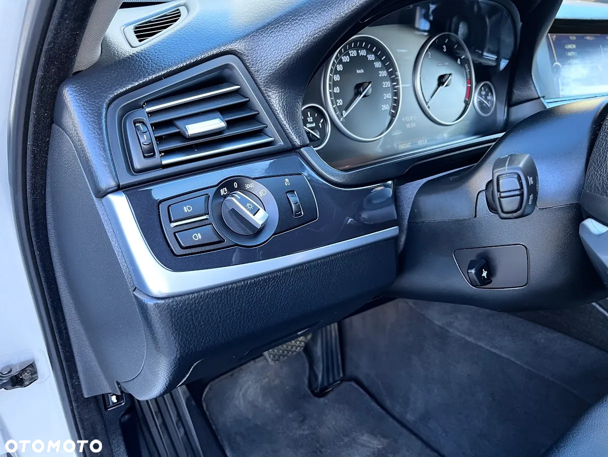 BMW Seria 5 520d - 22