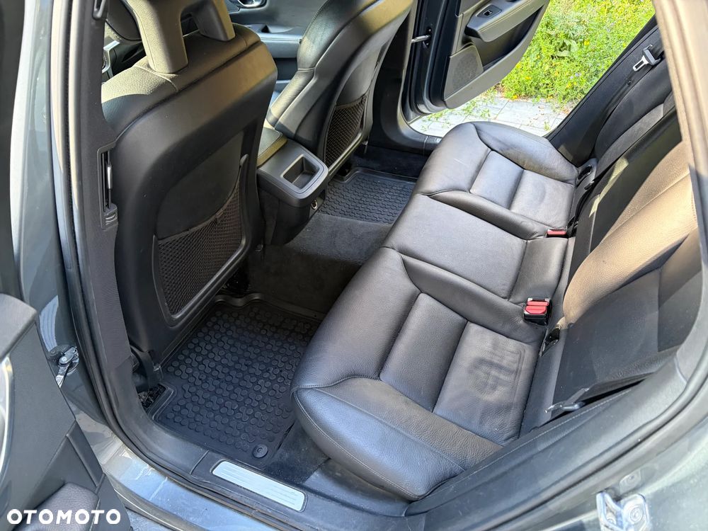 Volvo V90 D4 Momentum - 24