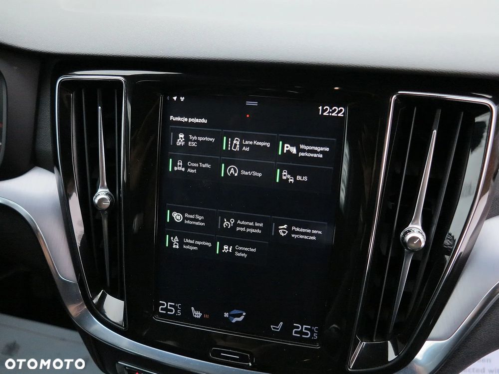 Volvo V60 D3 Momentum - 24