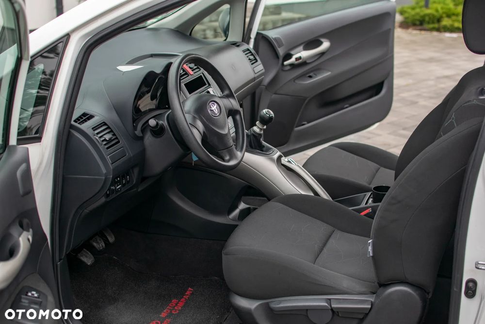 Toyota Auris - 32
