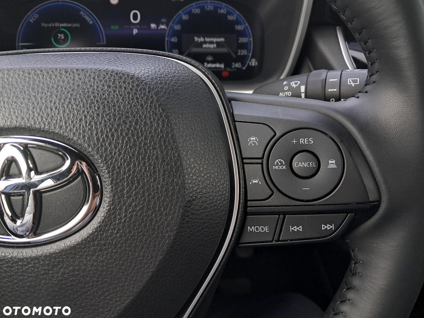 Toyota Corolla Cross 1.8 Hybrid Comfort - 18