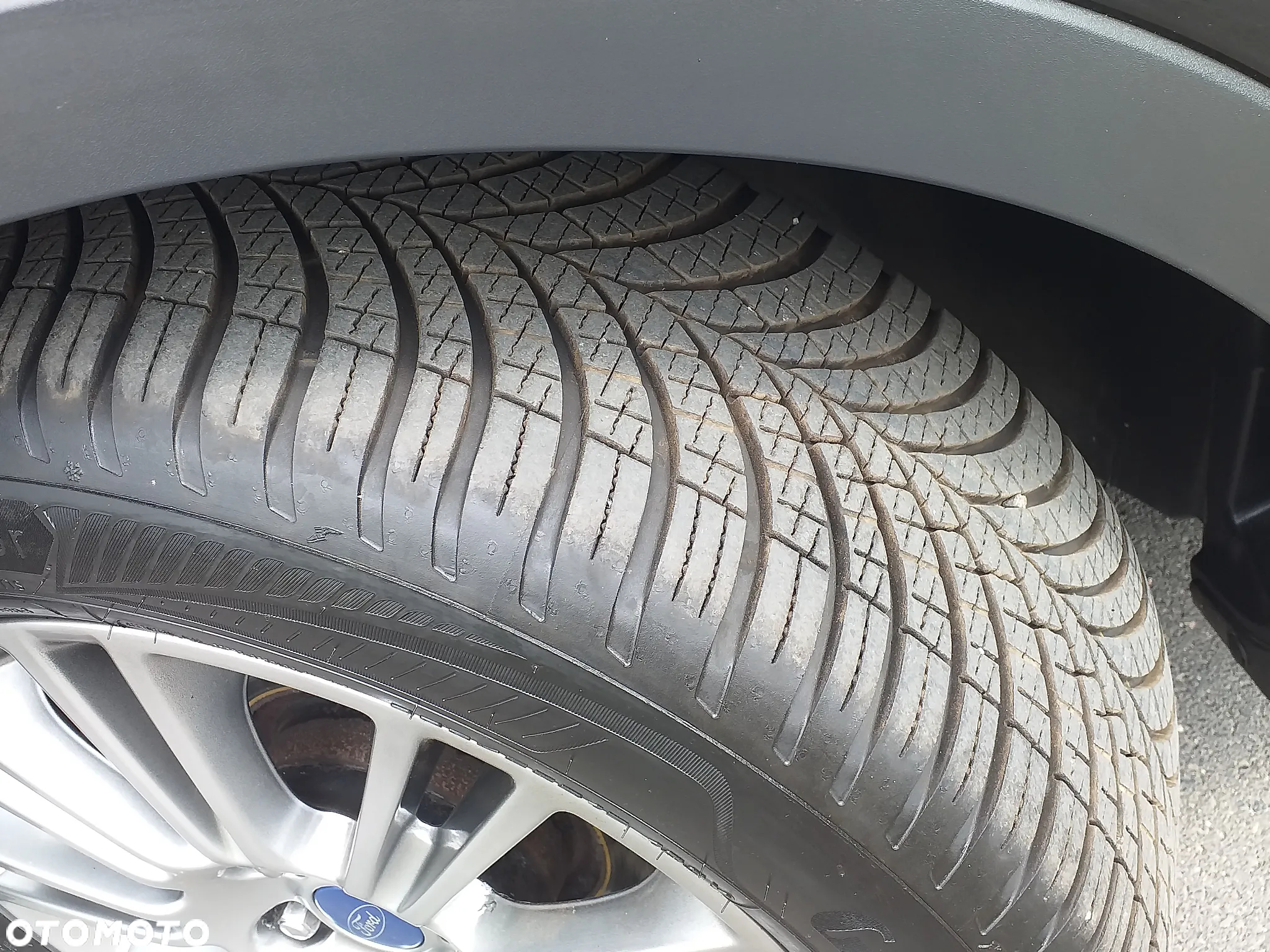 Ford Kuga 2.0 TDCi 2x4 Titanium - 16