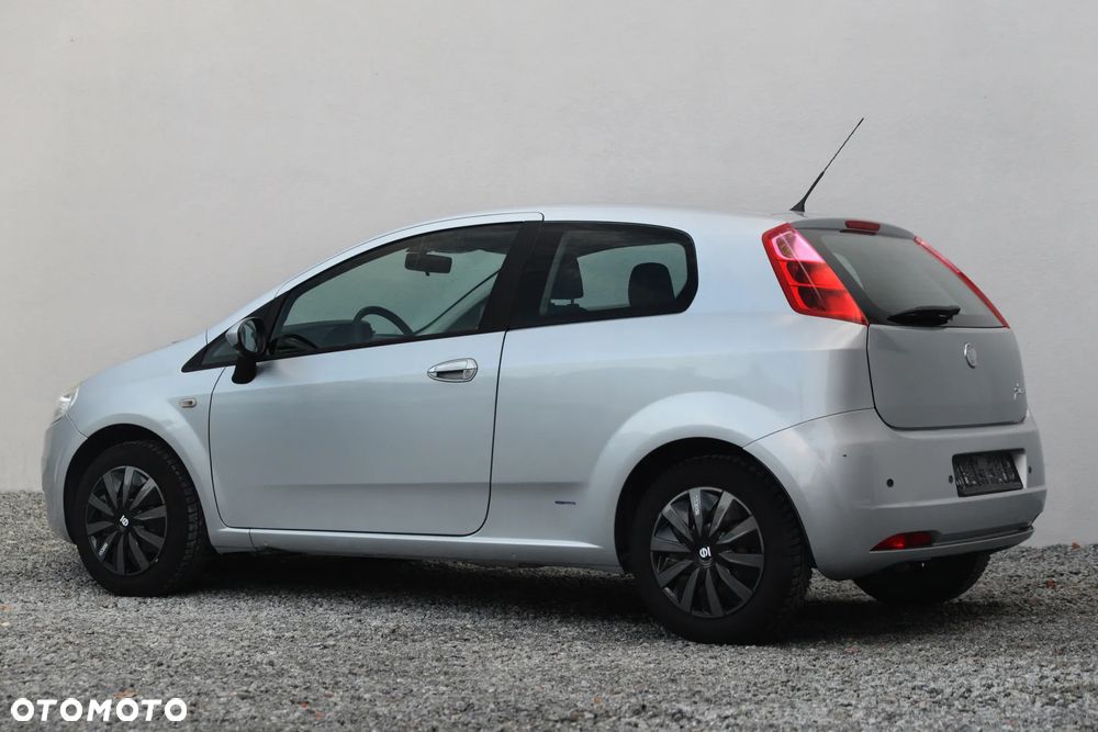 Fiat Punto 1.4 16V Dynamic - 4